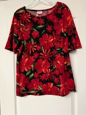 LuLaRoe Red Floral Short Sleeve Tee
